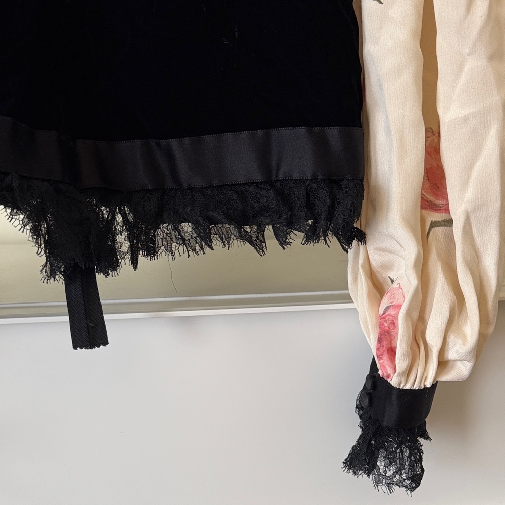 Vintage Bill Blass for Dayton’s Oval Room. Floral Puff Sleeve Black Top - Picture 11 of 11